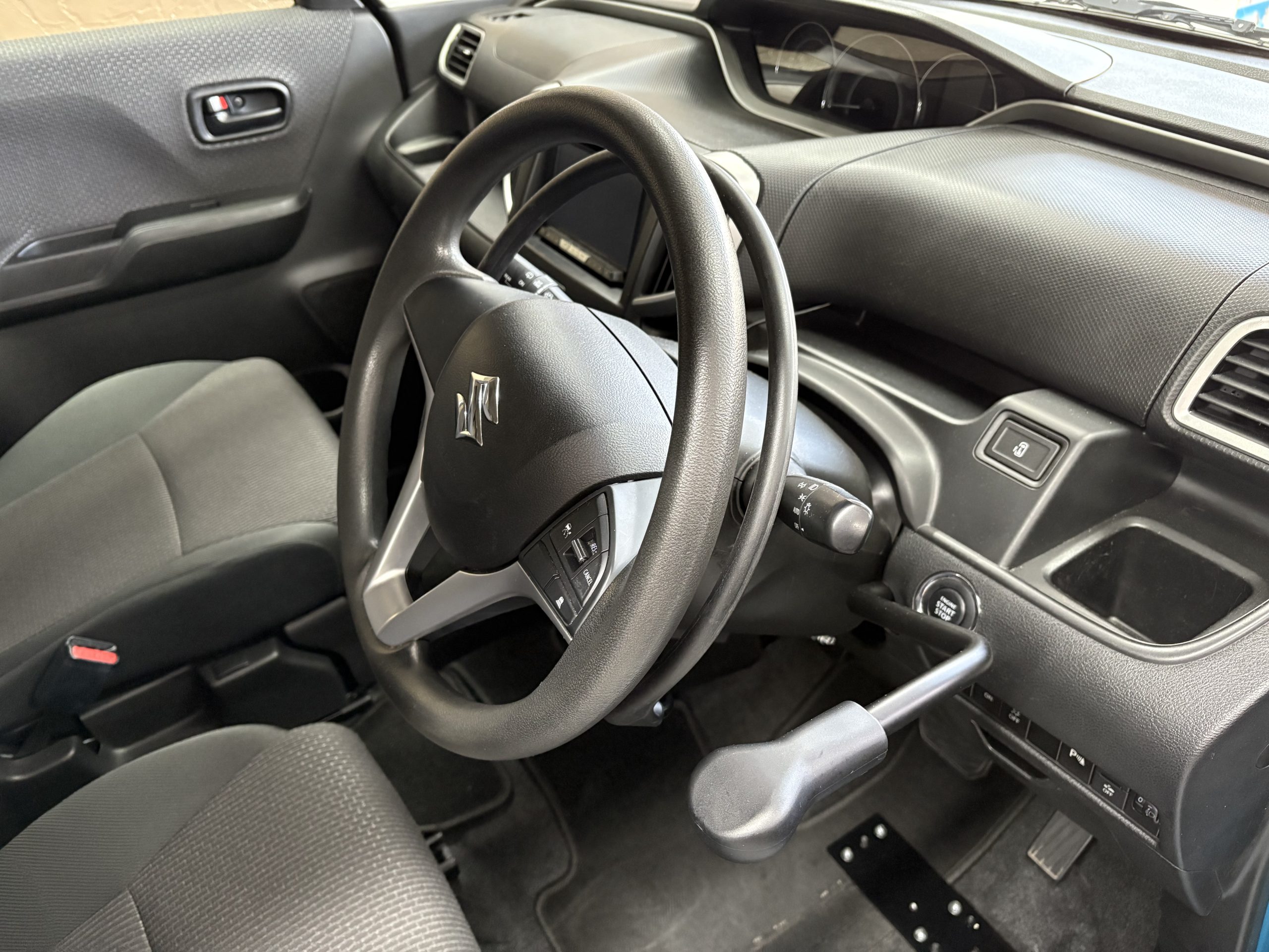 記事：デモ車両 スズキ ソリオにリング式手動運転装置と手動ブレーキ装置を取付けました。のサムネイル